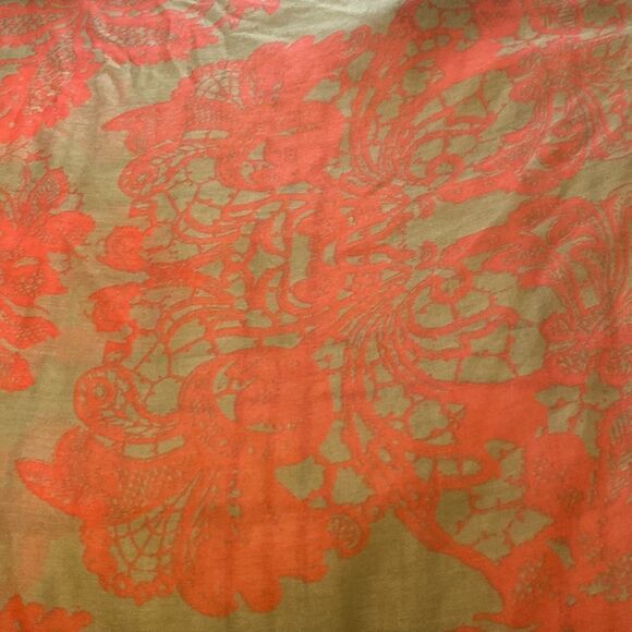 Vince Camaro 48”x48” Taupe or Khaki and orange or red. Beautiful lace print. - Picture 2 of 7